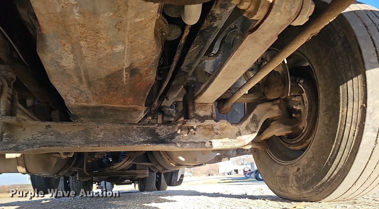 image for item IO9749 2001 Mack CX613 Vision  semi truck