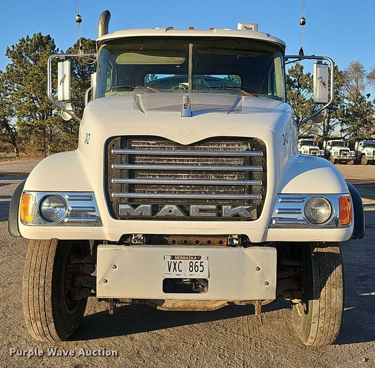 image for item IO9751 2007 Mack CV713 Granite  semi truck