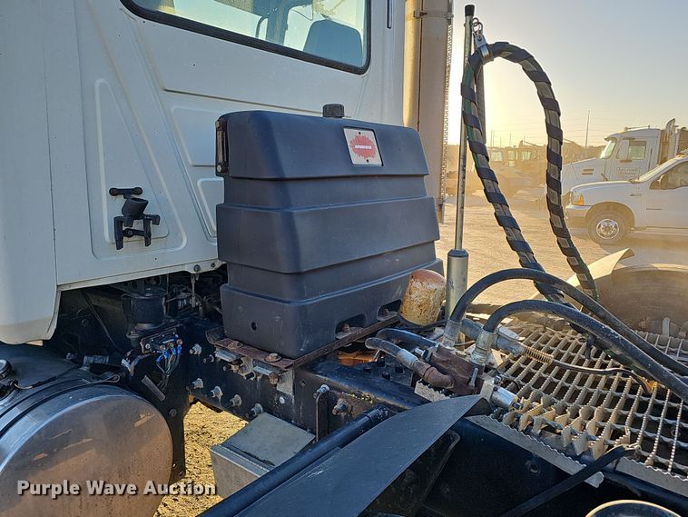 image for item IO9751 2007 Mack CV713 Granite  semi truck