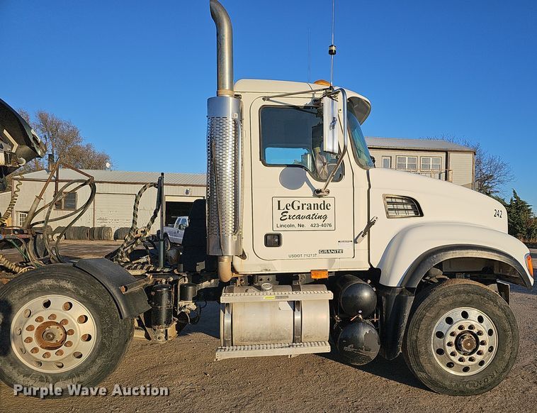 image for item IO9751 2007 Mack CV713 Granite  semi truck