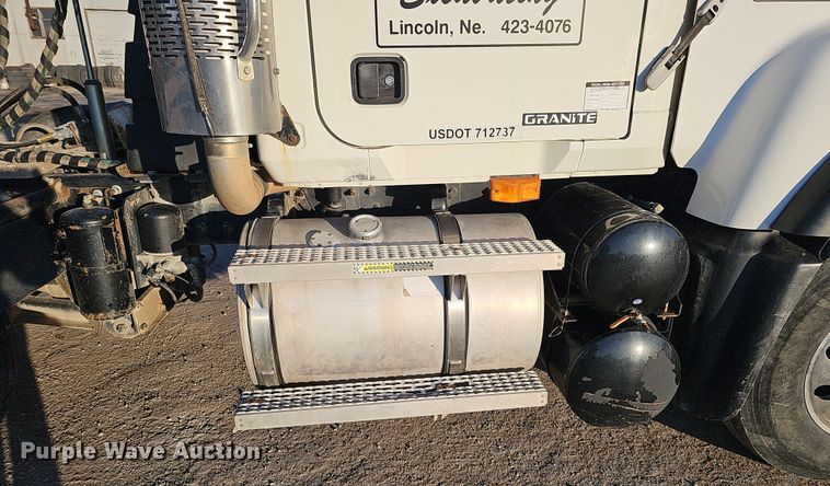 image for item IO9751 2007 Mack CV713 Granite  semi truck