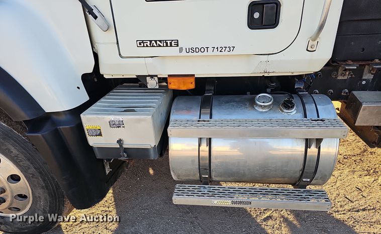 image for item IO9751 2007 Mack CV713 Granite  semi truck