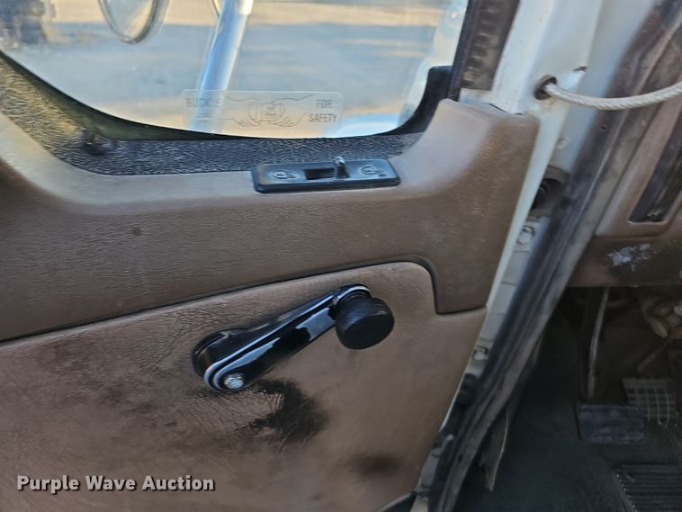 image for item IO9751 2007 Mack CV713 Granite  semi truck