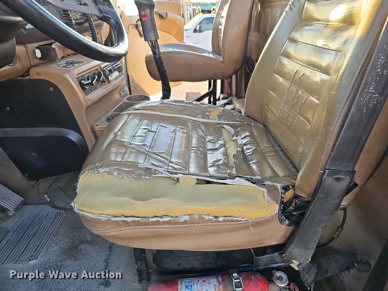 image for item IO9751 2007 Mack CV713 Granite  semi truck