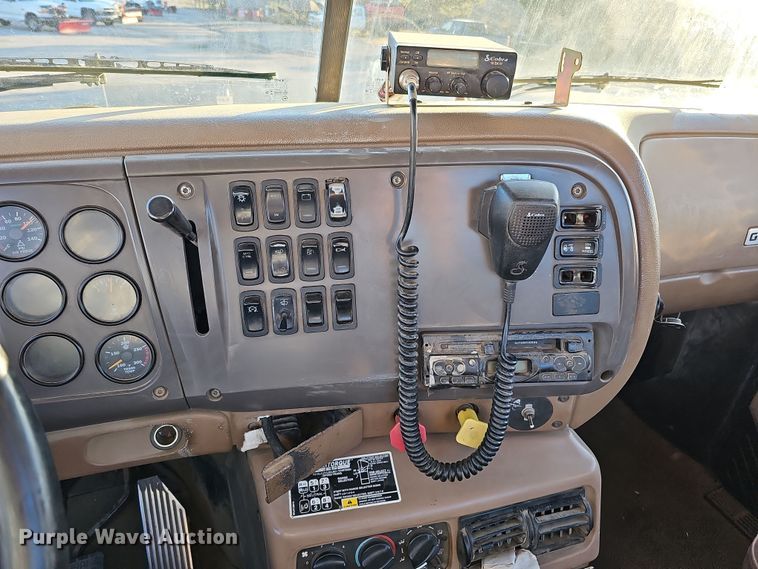 image for item IO9751 2007 Mack CV713 Granite  semi truck