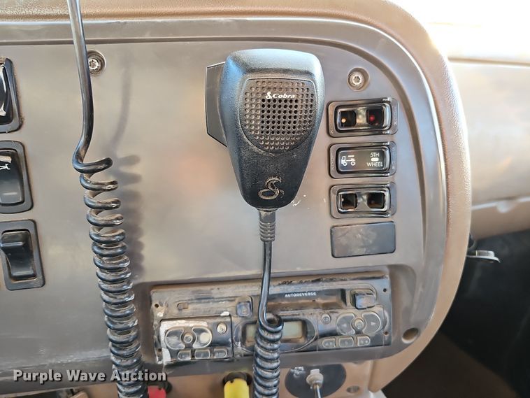 image for item IO9751 2007 Mack CV713 Granite  semi truck