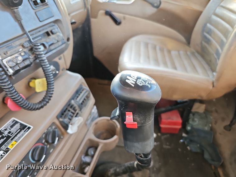 image for item IO9751 2007 Mack CV713 Granite  semi truck