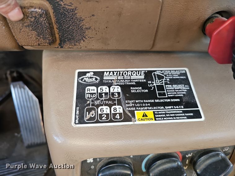 image for item IO9751 2007 Mack CV713 Granite  semi truck