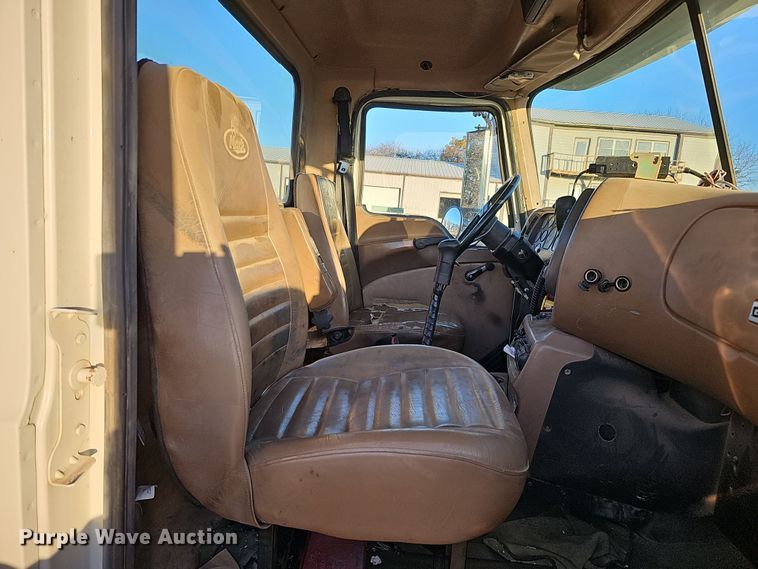 image for item IO9751 2007 Mack CV713 Granite  semi truck