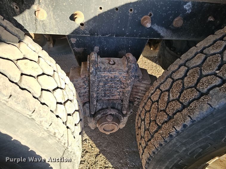 image for item IO9751 2007 Mack CV713 Granite  semi truck