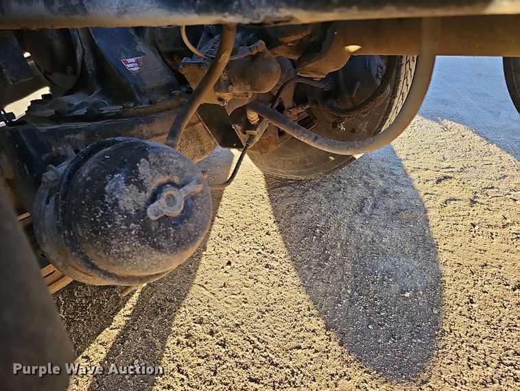 image for item IO9751 2007 Mack CV713 Granite  semi truck