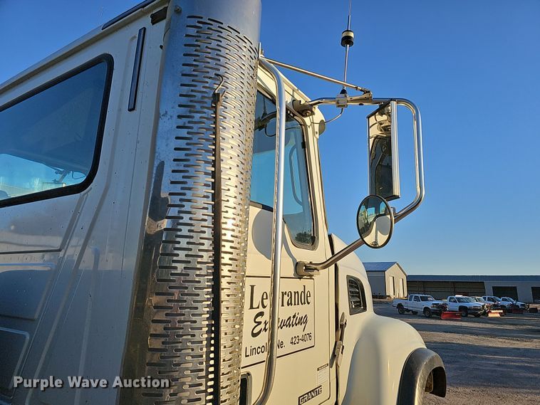 image for item IO9751 2007 Mack CV713 Granite  semi truck