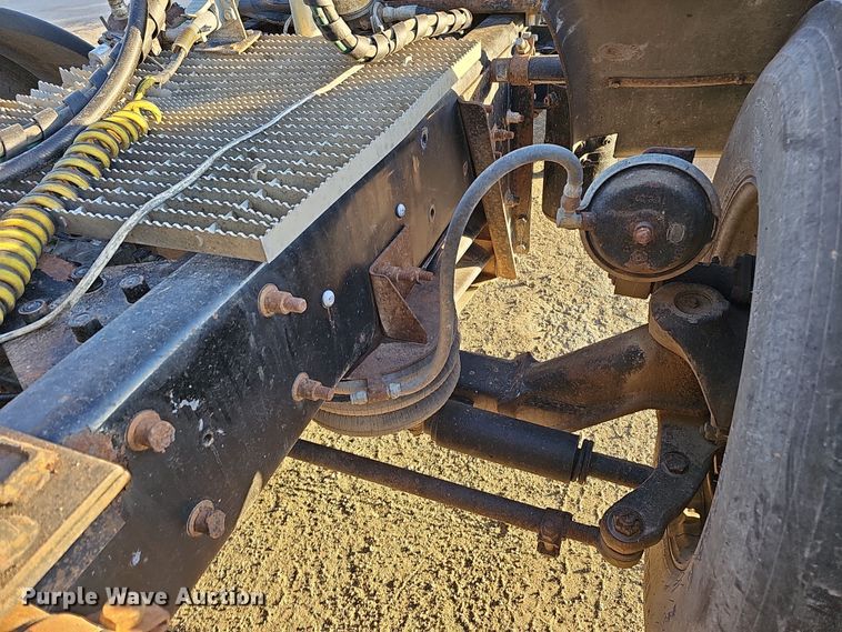 image for item IO9751 2007 Mack CV713 Granite  semi truck