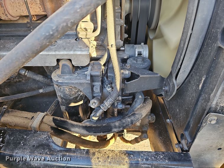 image for item IO9751 2007 Mack CV713 Granite  semi truck