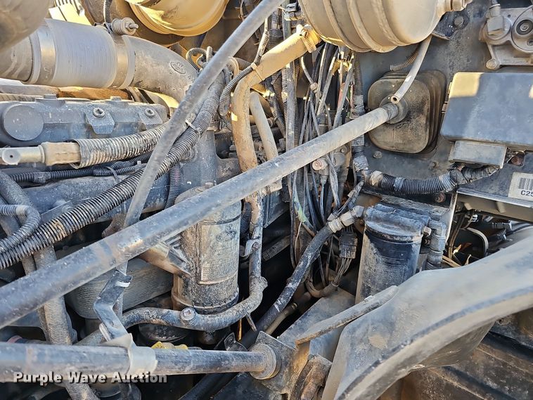 image for item IO9751 2007 Mack CV713 Granite  semi truck