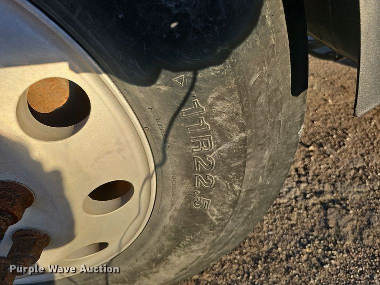 image for item IO9751 2007 Mack CV713 Granite  semi truck