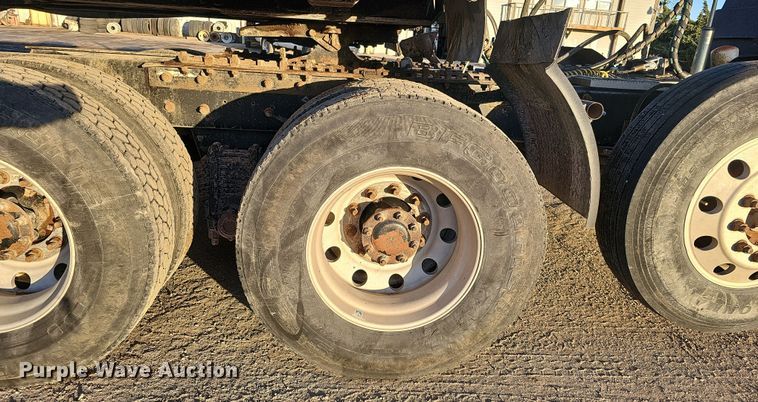 image for item IO9751 2007 Mack CV713 Granite  semi truck