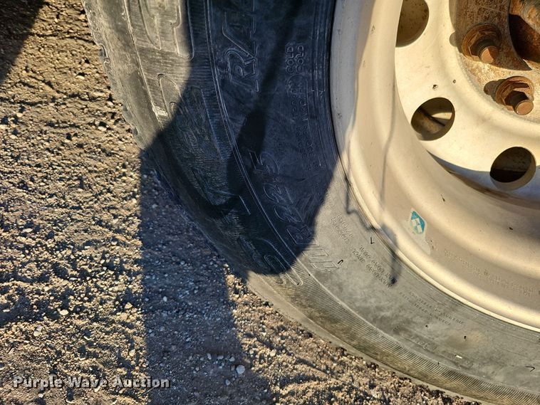 image for item IO9751 2007 Mack CV713 Granite  semi truck