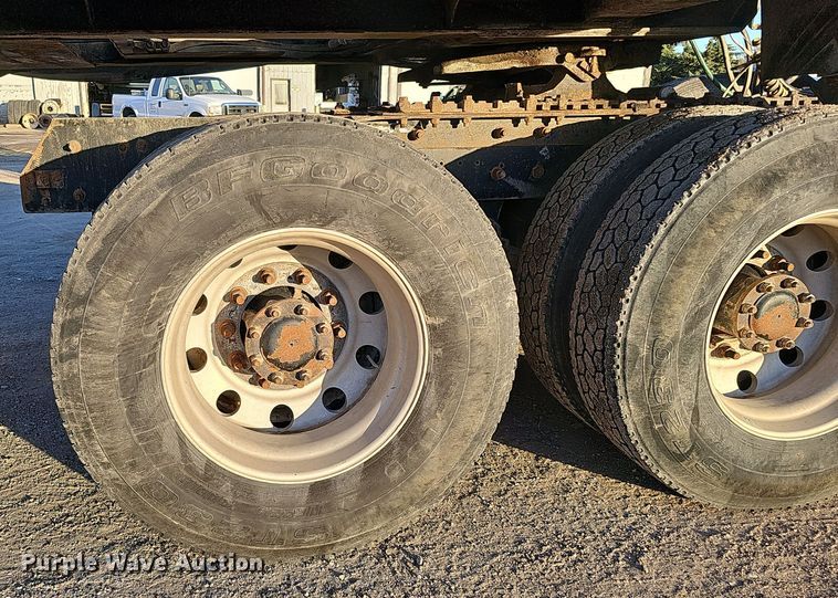 image for item IO9751 2007 Mack CV713 Granite  semi truck