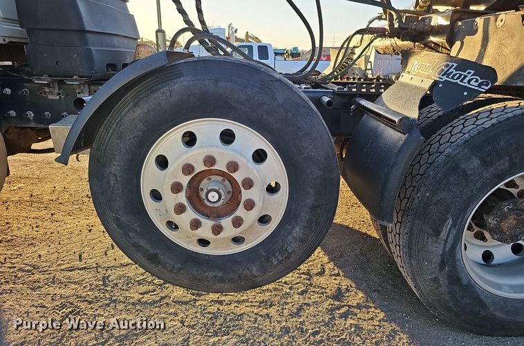 image for item IO9751 2007 Mack CV713 Granite  semi truck