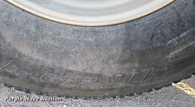 image for item IO9751 2007 Mack CV713 Granite  semi truck