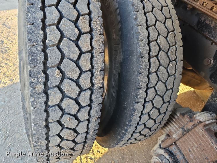 image for item IO9751 2007 Mack CV713 Granite  semi truck