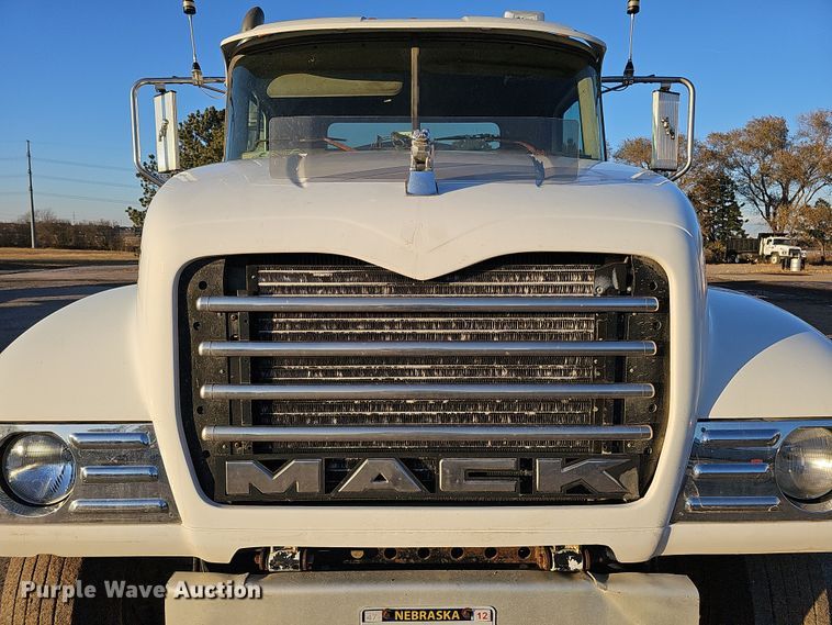 image for item IO9751 2007 Mack CV713 Granite  semi truck