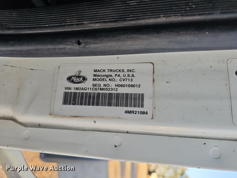 image for item IO9751 2007 Mack CV713 Granite  semi truck