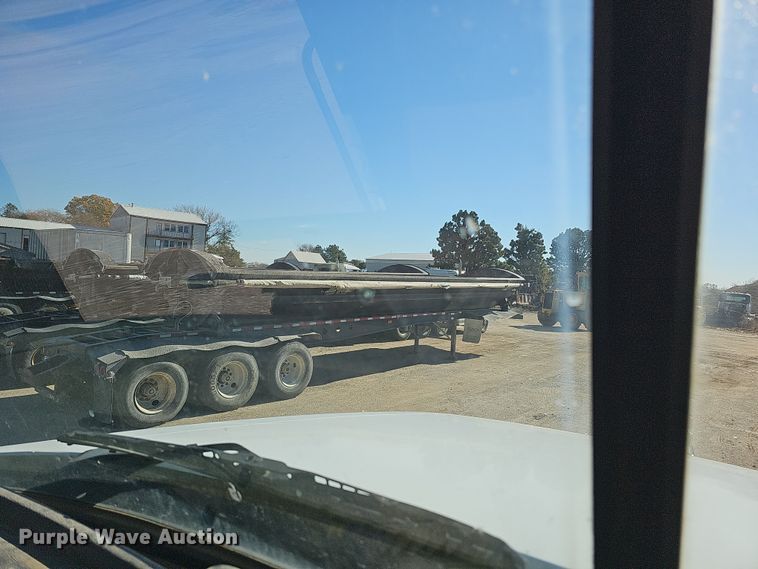 image for item IO9752 1996 Mack CH613 semi truck