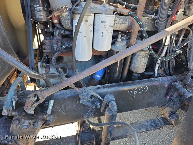 image for item IO9752 1996 Mack CH613 semi truck