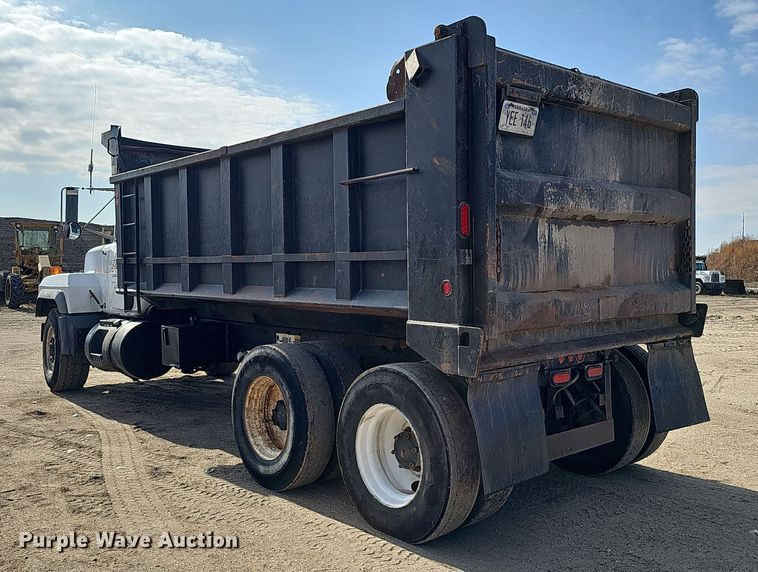 image for item IO9753 1999 Mack RD690S dump truck