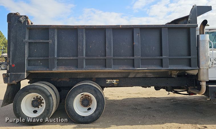 image for item IO9753 1999 Mack RD690S dump truck