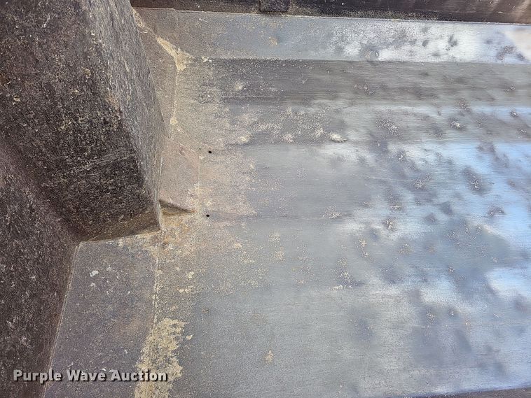 image for item IO9753 1999 Mack RD690S dump truck