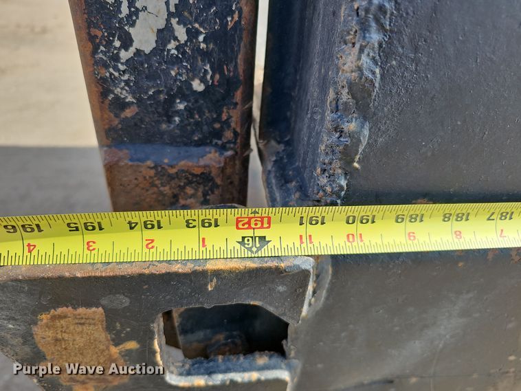 image for item IO9753 1999 Mack RD690S dump truck