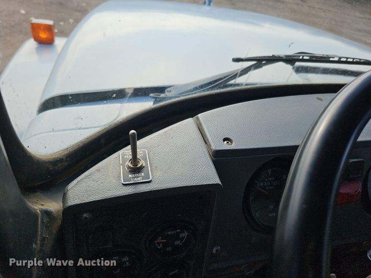 image for item IO9753 1999 Mack RD690S dump truck