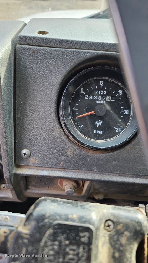 image for item IO9753 1999 Mack RD690S dump truck