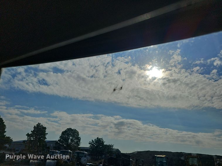 image for item IO9753 1999 Mack RD690S dump truck