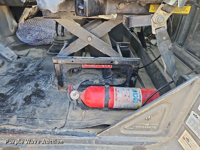 image for item IO9753 1999 Mack RD690S dump truck