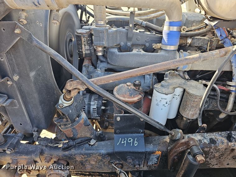 image for item IO9753 1999 Mack RD690S dump truck