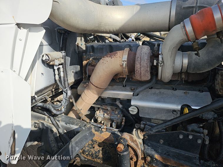 image for item IO9753 1999 Mack RD690S dump truck