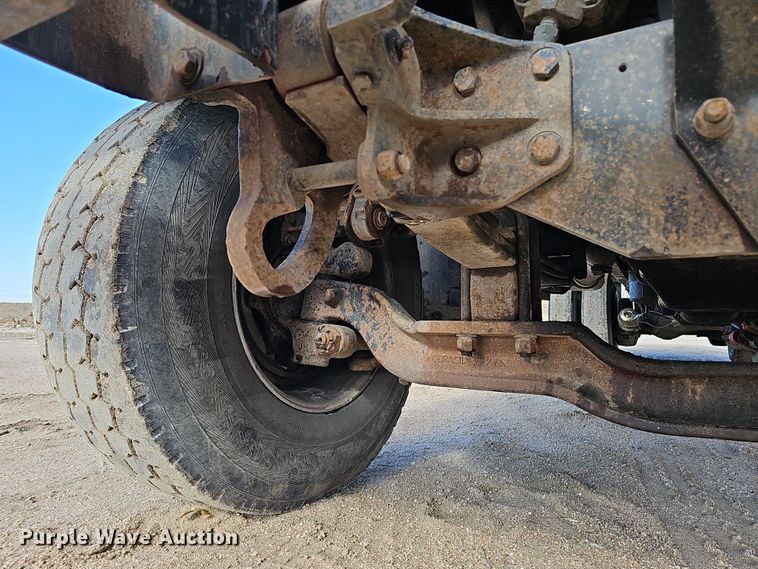 image for item IO9753 1999 Mack RD690S dump truck