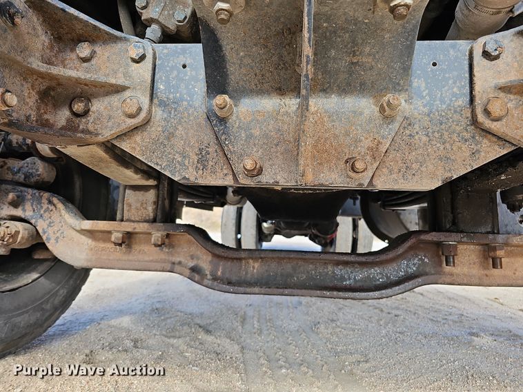 image for item IO9753 1999 Mack RD690S dump truck