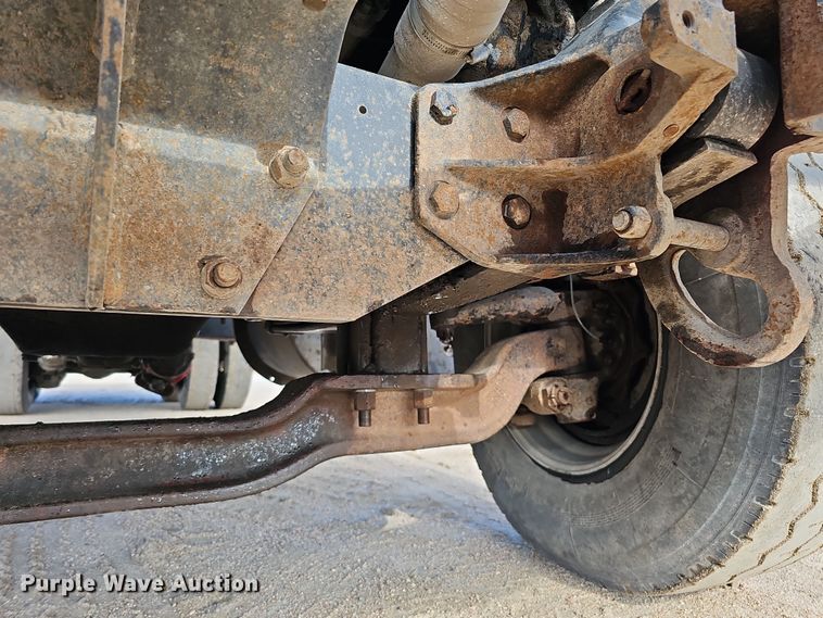 image for item IO9753 1999 Mack RD690S dump truck