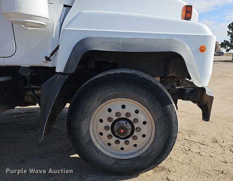 image for item IO9753 1999 Mack RD690S dump truck