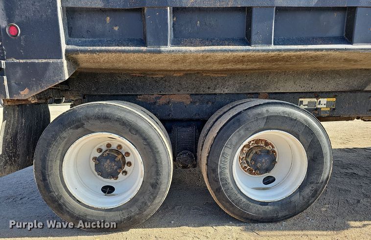 image for item IO9753 1999 Mack RD690S dump truck