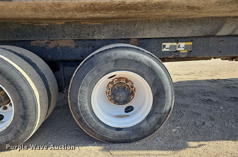 image for item IO9753 1999 Mack RD690S dump truck