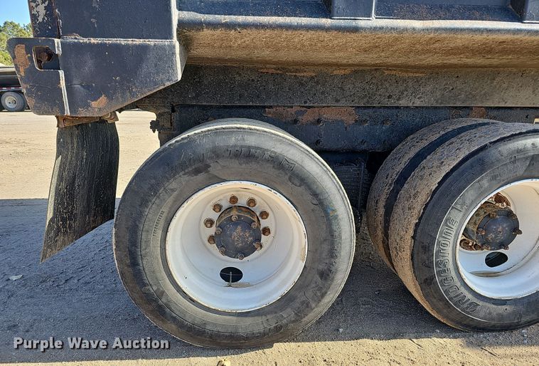 image for item IO9753 1999 Mack RD690S dump truck