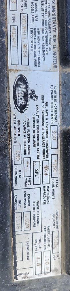 image for item IO9753 1999 Mack RD690S dump truck