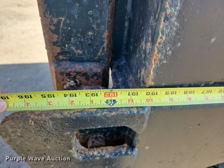 image for item IO9754 2001 Mack RD688S dump truck