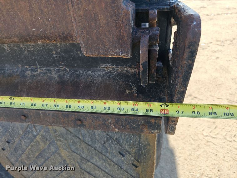 image for item IO9754 2001 Mack RD688S dump truck